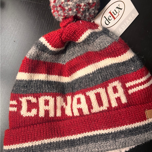 Canada winter hat - Picture 1 of 3